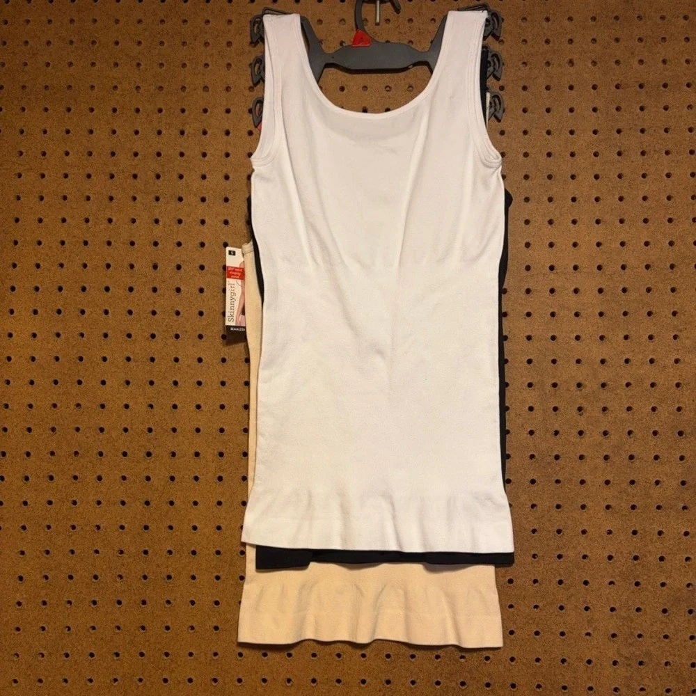 Skinnygirl Seamless Shaping Tanks 3PK Small Black White Nude SG7483 NWT